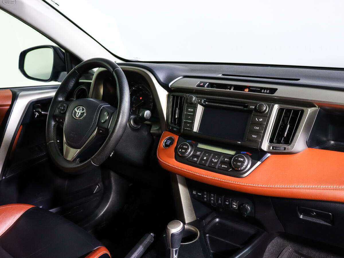 Toyota RAV4 2013 года с пробегом. Фото: #6