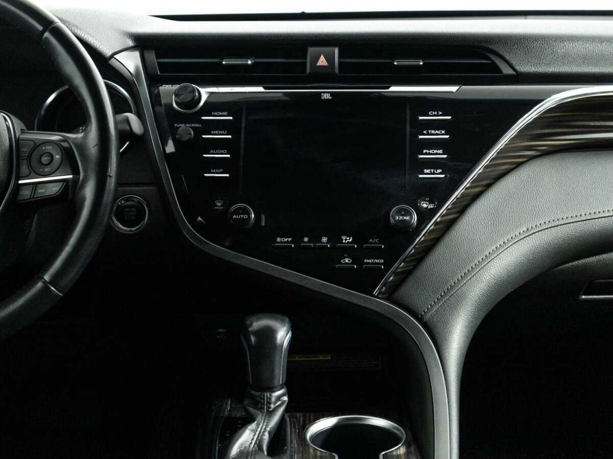 Toyota Camry 2018 года с пробегом. Фото: #13