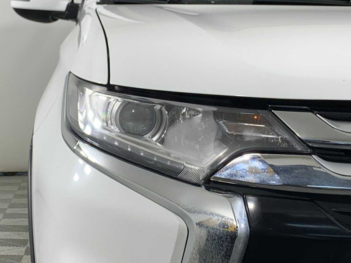 Mitsubishi Outlander 2017 года с пробегом. Фото: #9