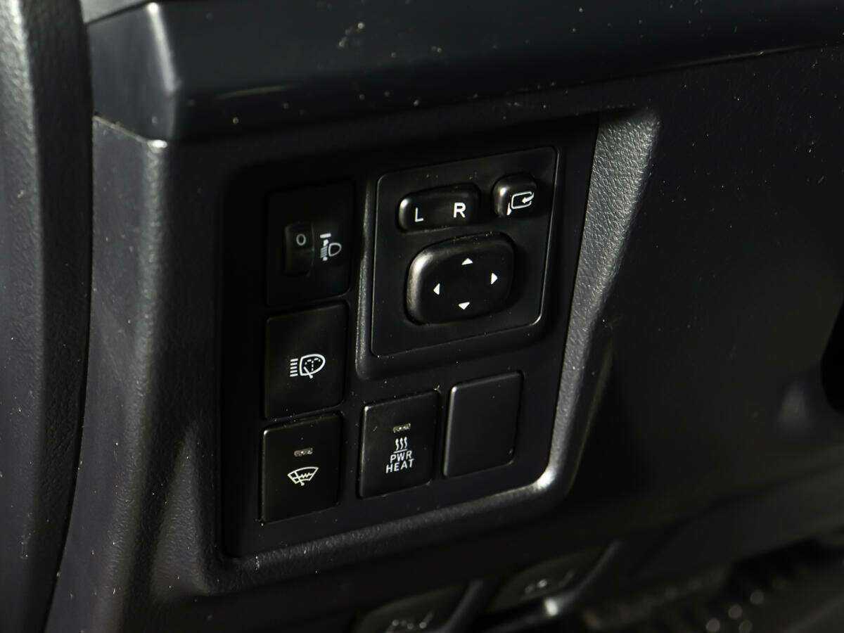 Toyota Land Cruiser Prado 2012 года с пробегом. Фото: #15