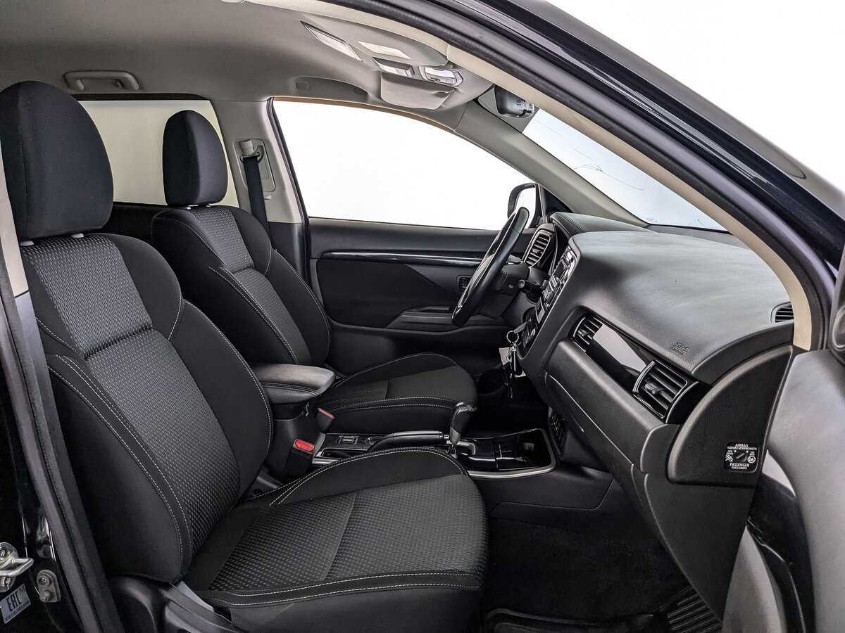 Mitsubishi Outlander 2018 года с пробегом. Фото: #19