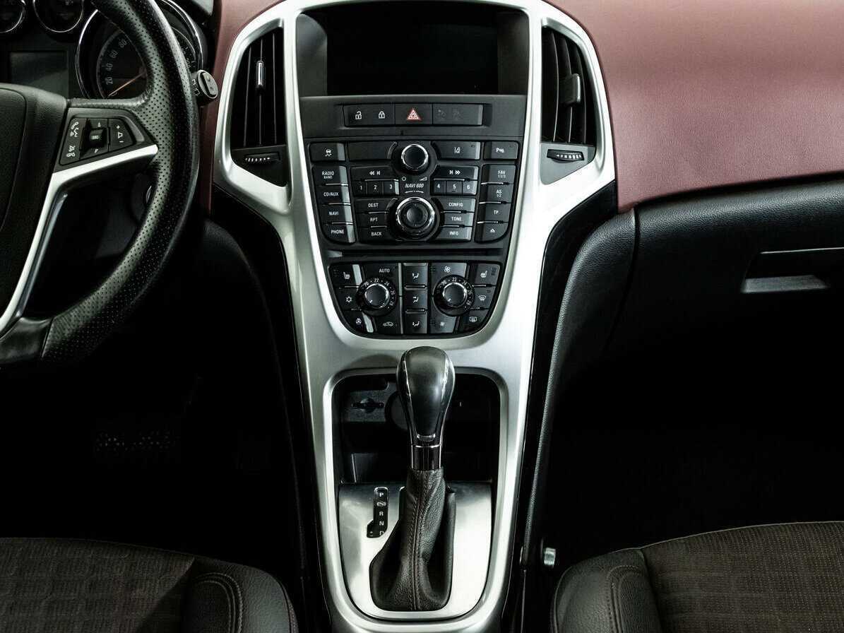 Opel Astra 2013 года с пробегом. Фото: #17