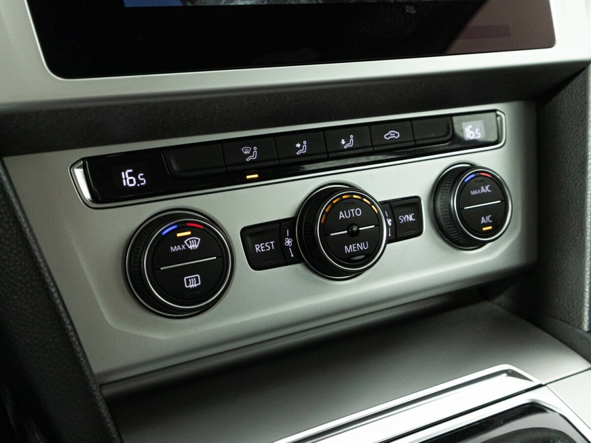 Volkswagen Passat 2019 года с пробегом. Фото: #13