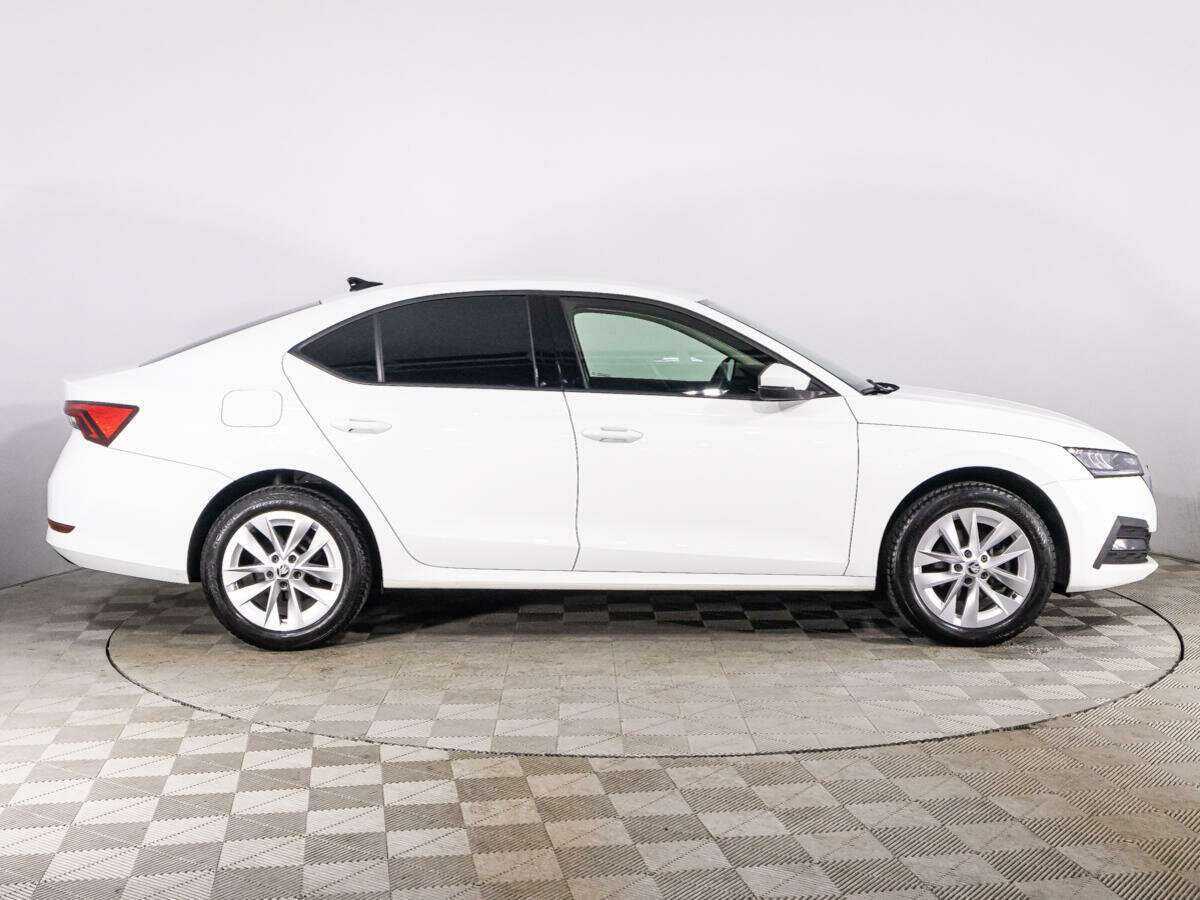 Skoda Octavia 2021 года с пробегом. Фото: #3