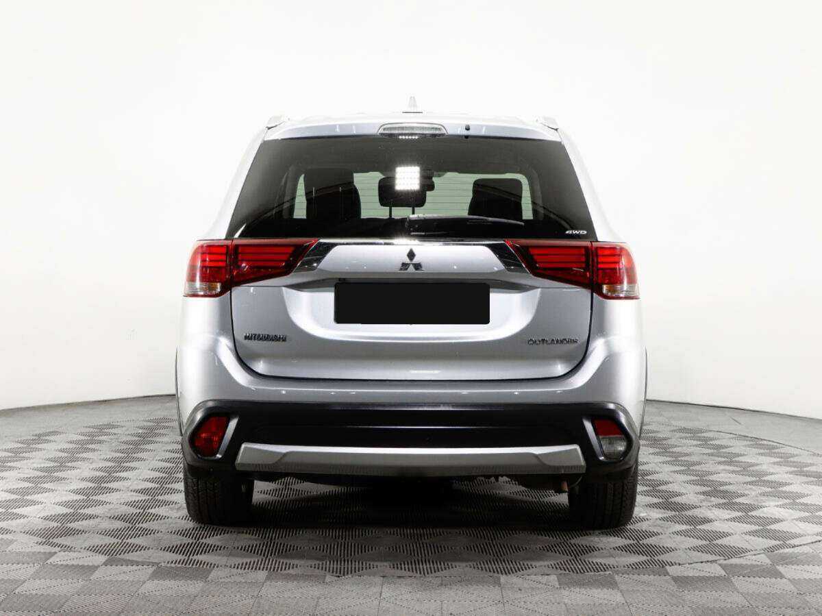 Mitsubishi Outlander 2018 года с пробегом. Фото: #4
