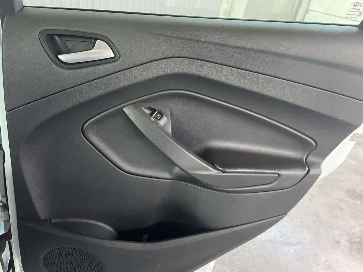 Ford Kuga 2015 года с пробегом. Фото: #22