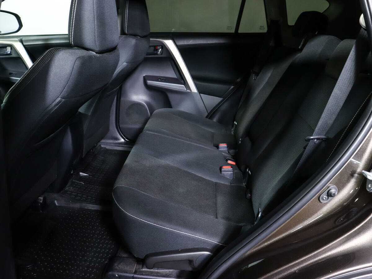 Toyota RAV4 2018 года с пробегом. Фото: #8