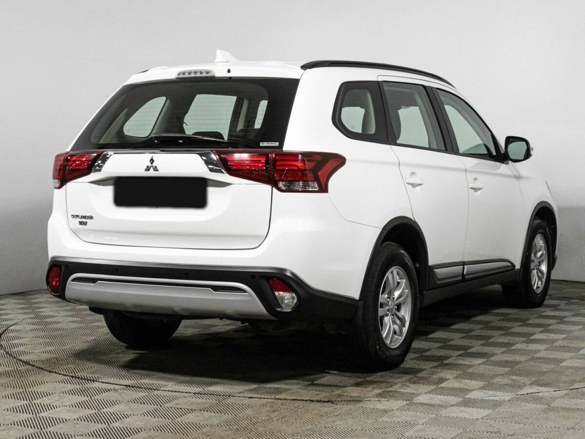 Mitsubishi Outlander 2022 года с пробегом. Фото: #4