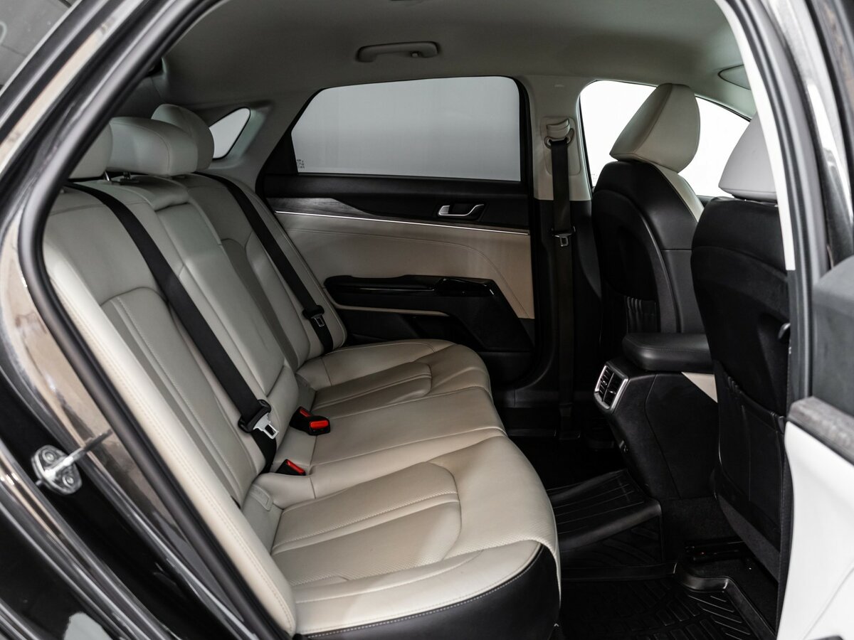 Kia K5 2021 года с пробегом. Фото: #15