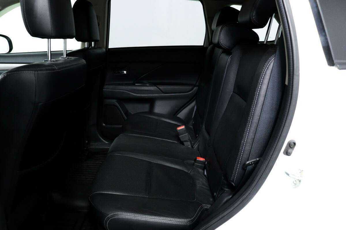 Mitsubishi Outlander 2015 года с пробегом. Фото: #11