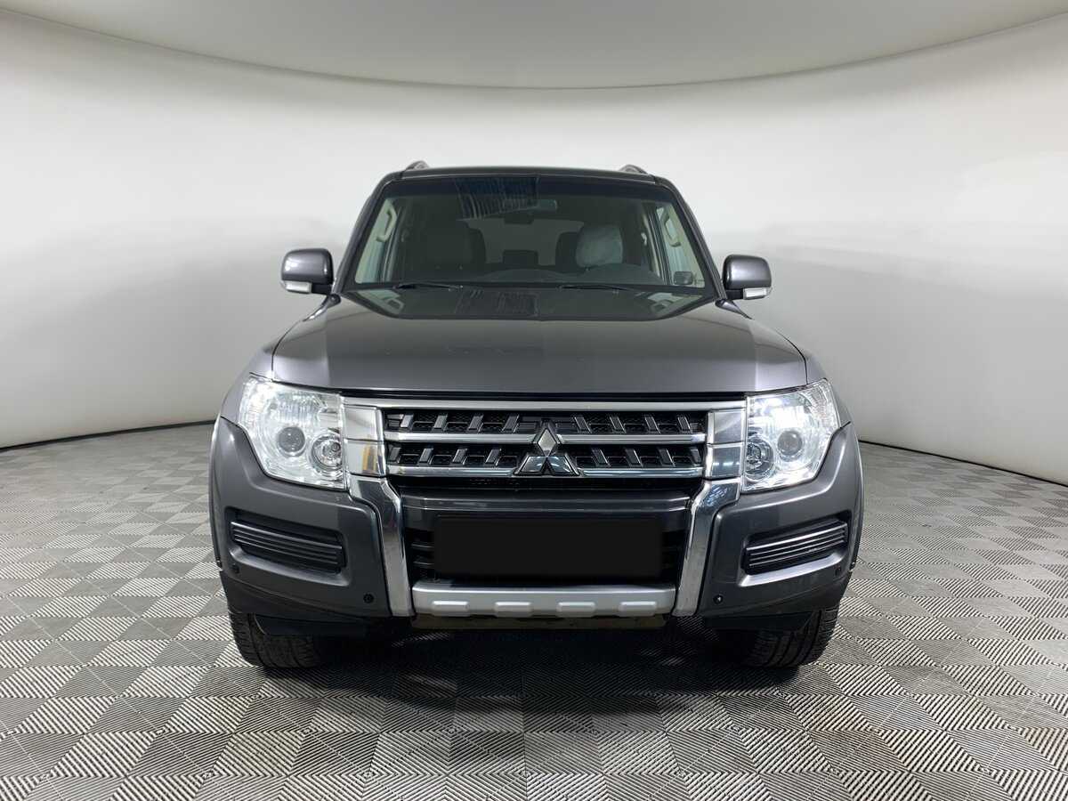 Mitsubishi Pajero 2015 года с пробегом. Фото: #1