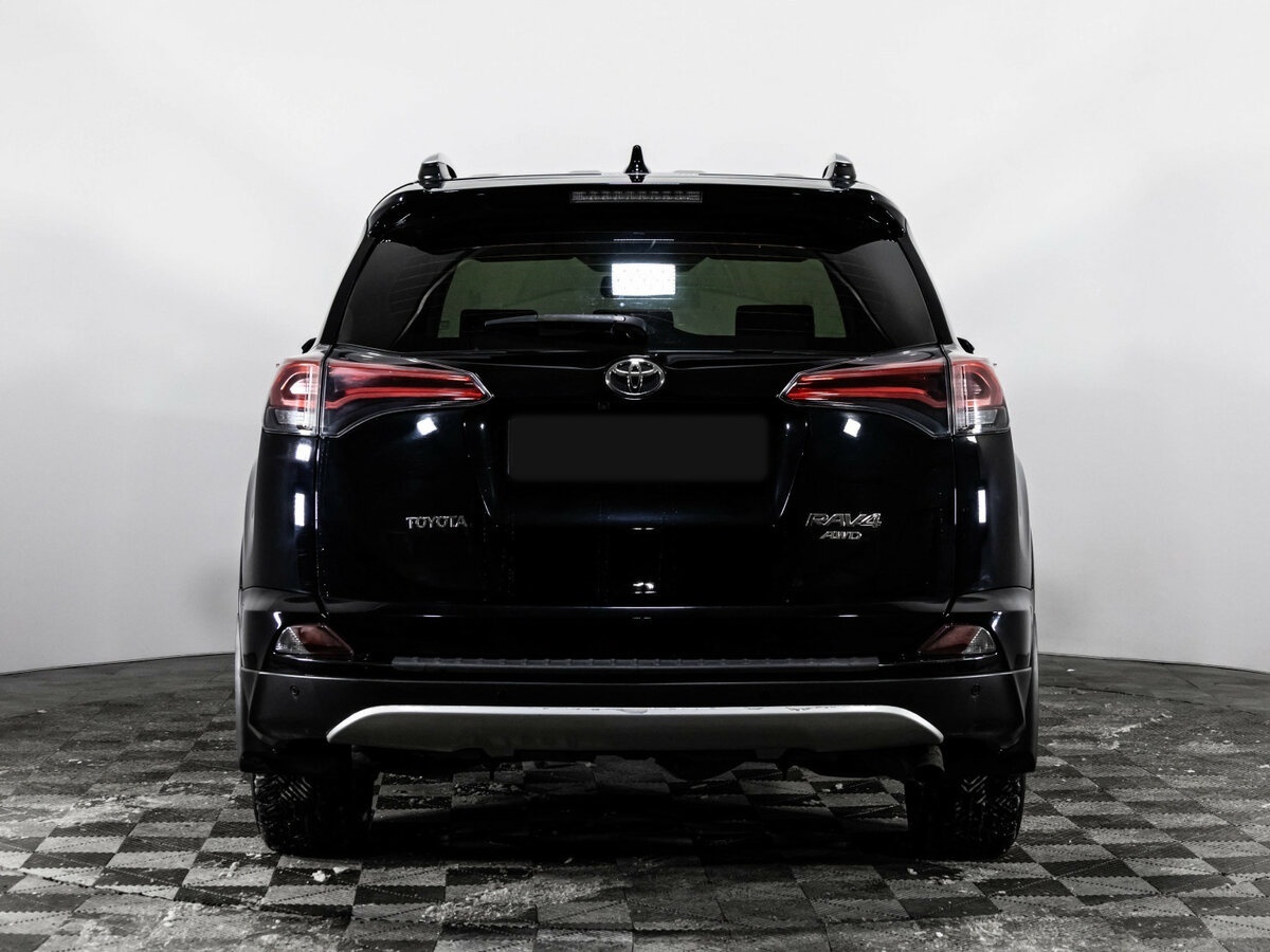 Toyota RAV4 2018 года с пробегом. Фото: #4