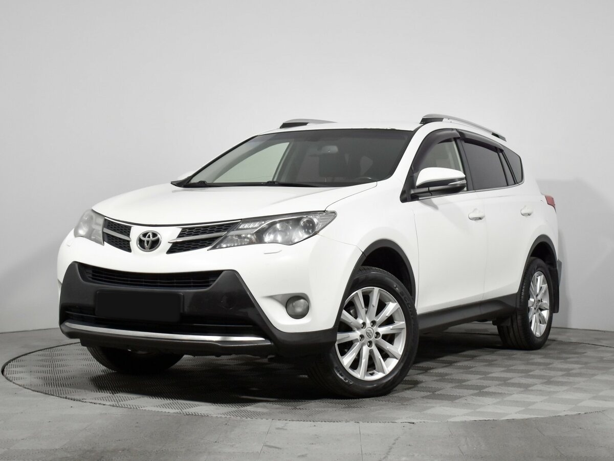 Toyota RAV4 2015 года с пробегом. Посмотреть фото