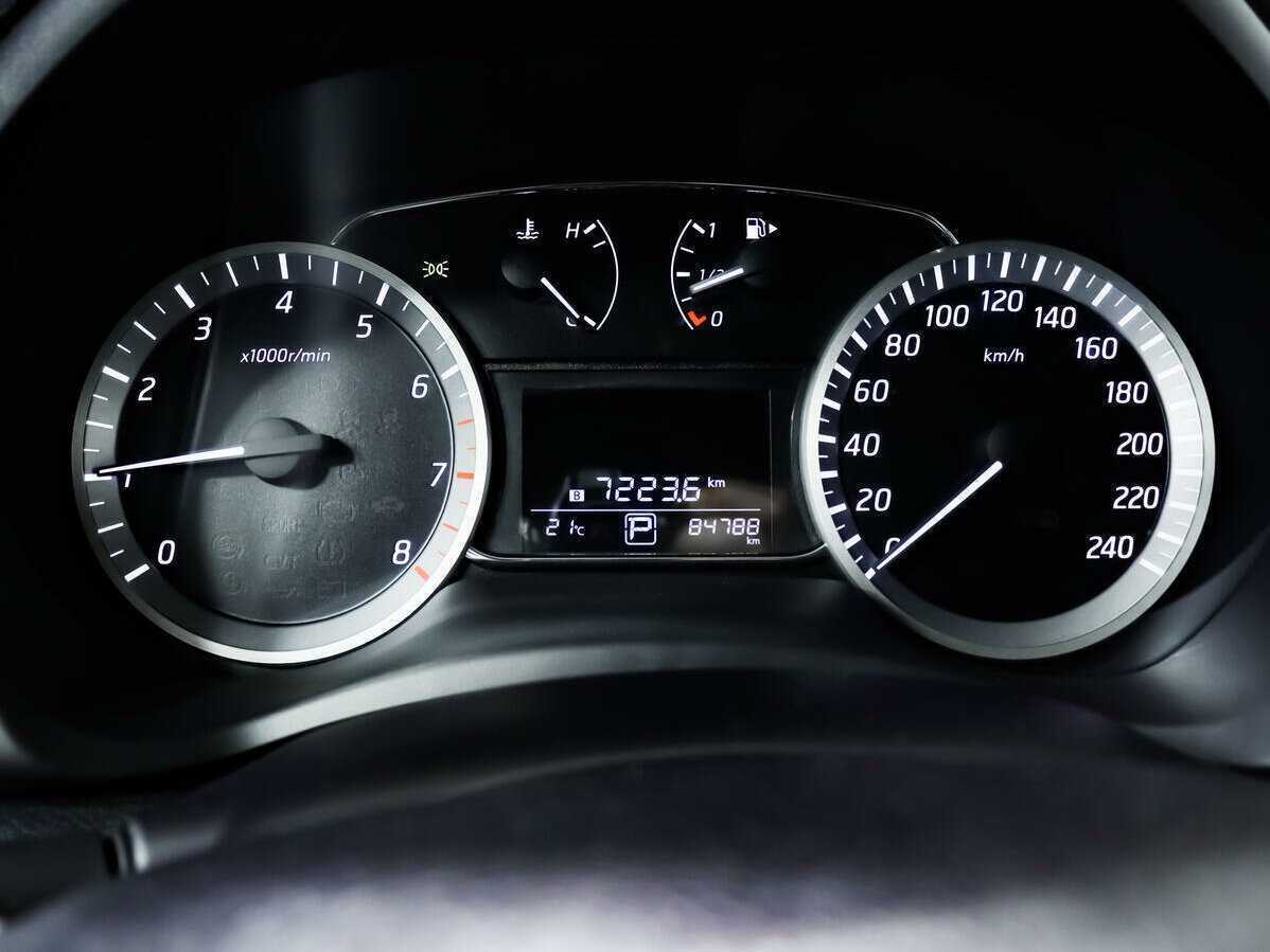 Nissan Tiida 2015 года с пробегом. Фото: #7