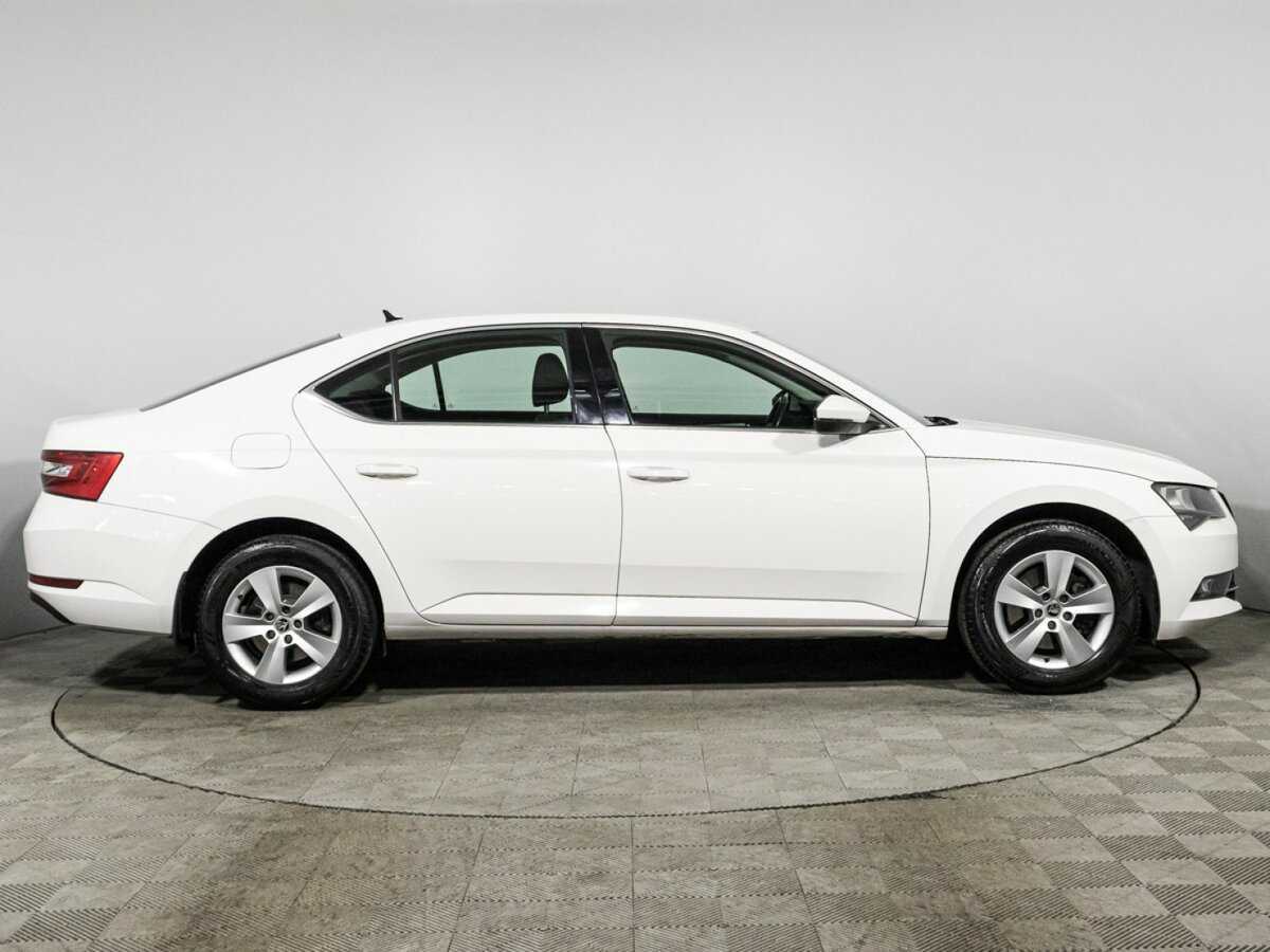 Skoda Superb 2016 года с пробегом. Фото: #3