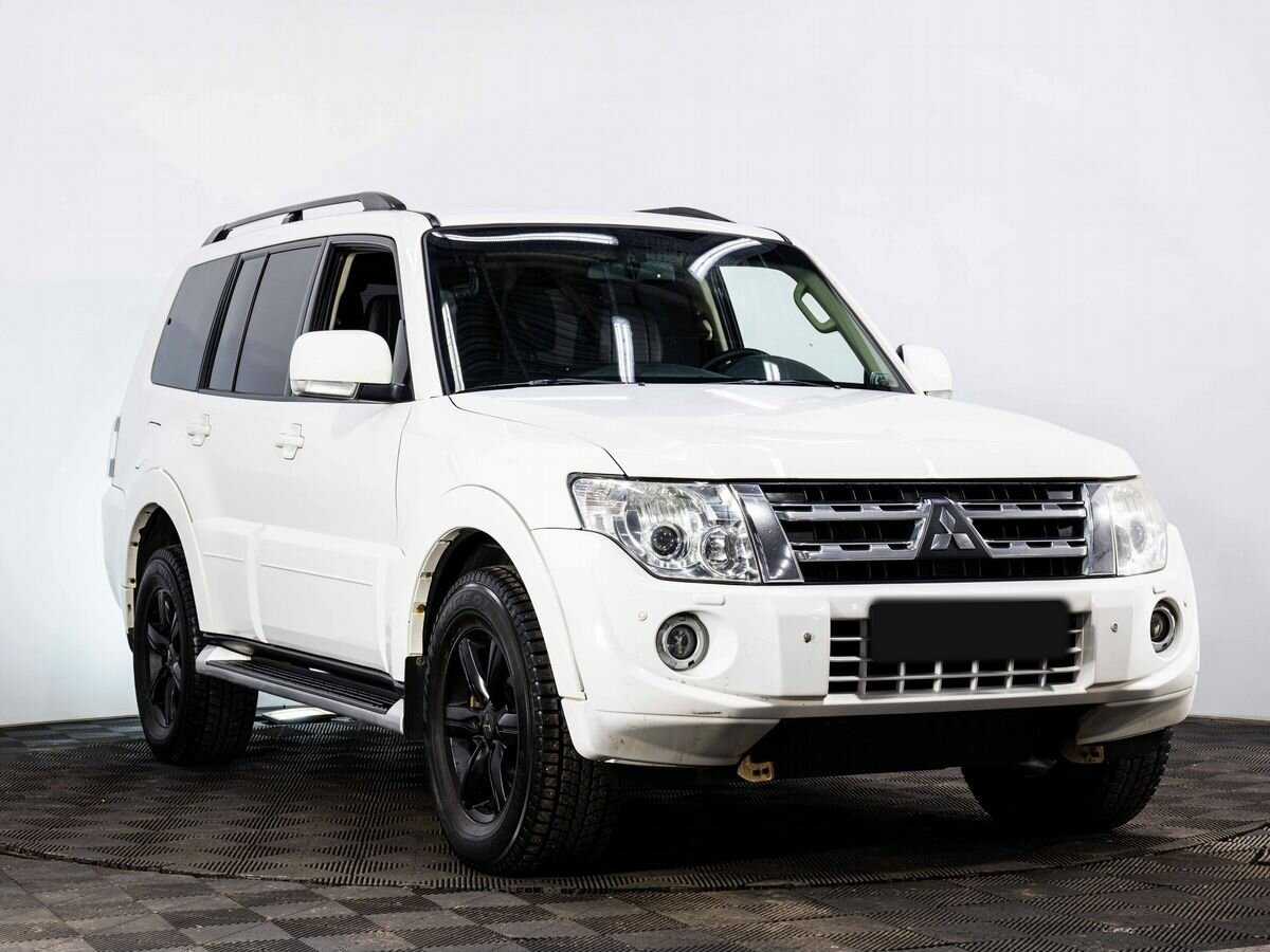 Mitsubishi Pajero 2013 года с пробегом. Фото: #2
