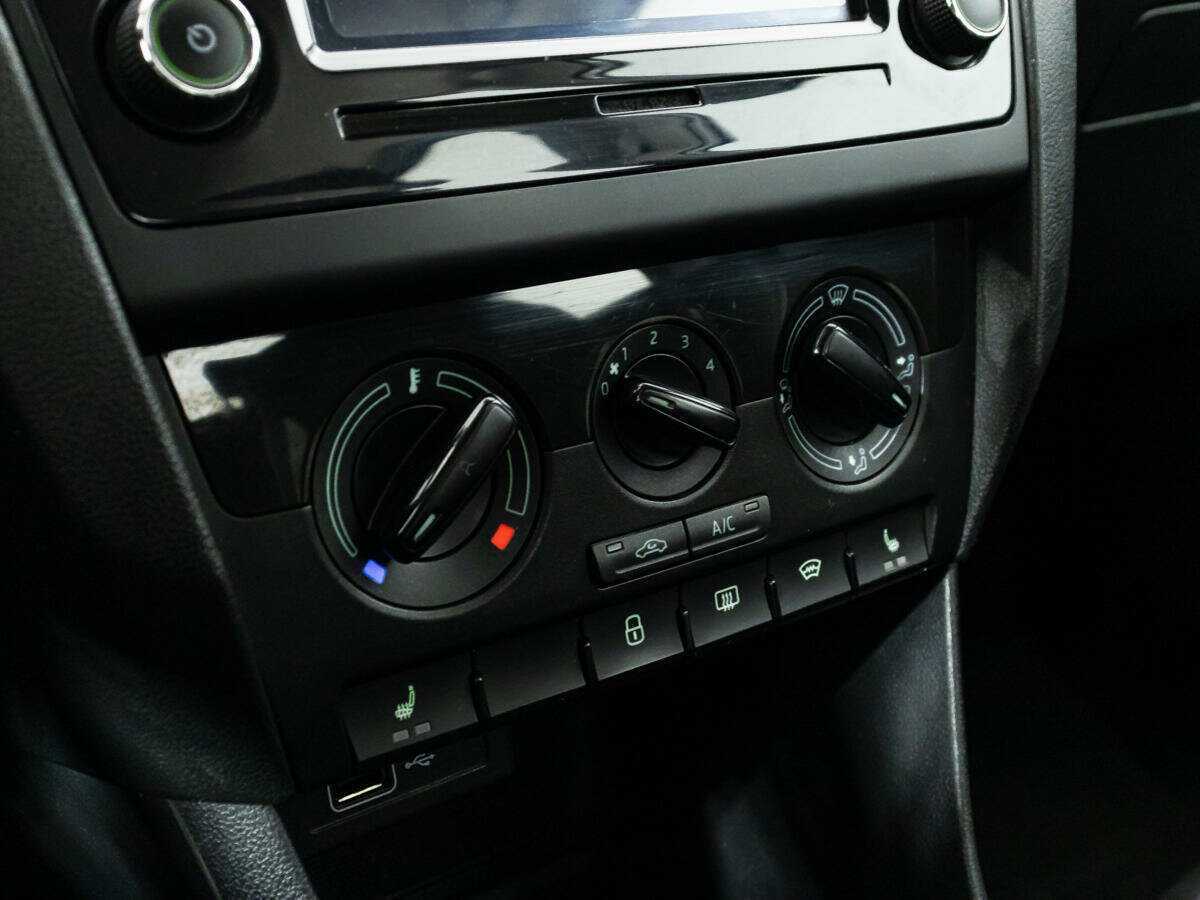 Skoda Rapid 2018 года с пробегом. Фото: #15