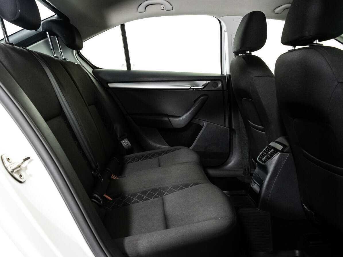 Skoda Octavia 2019 года с пробегом. Фото: #12
