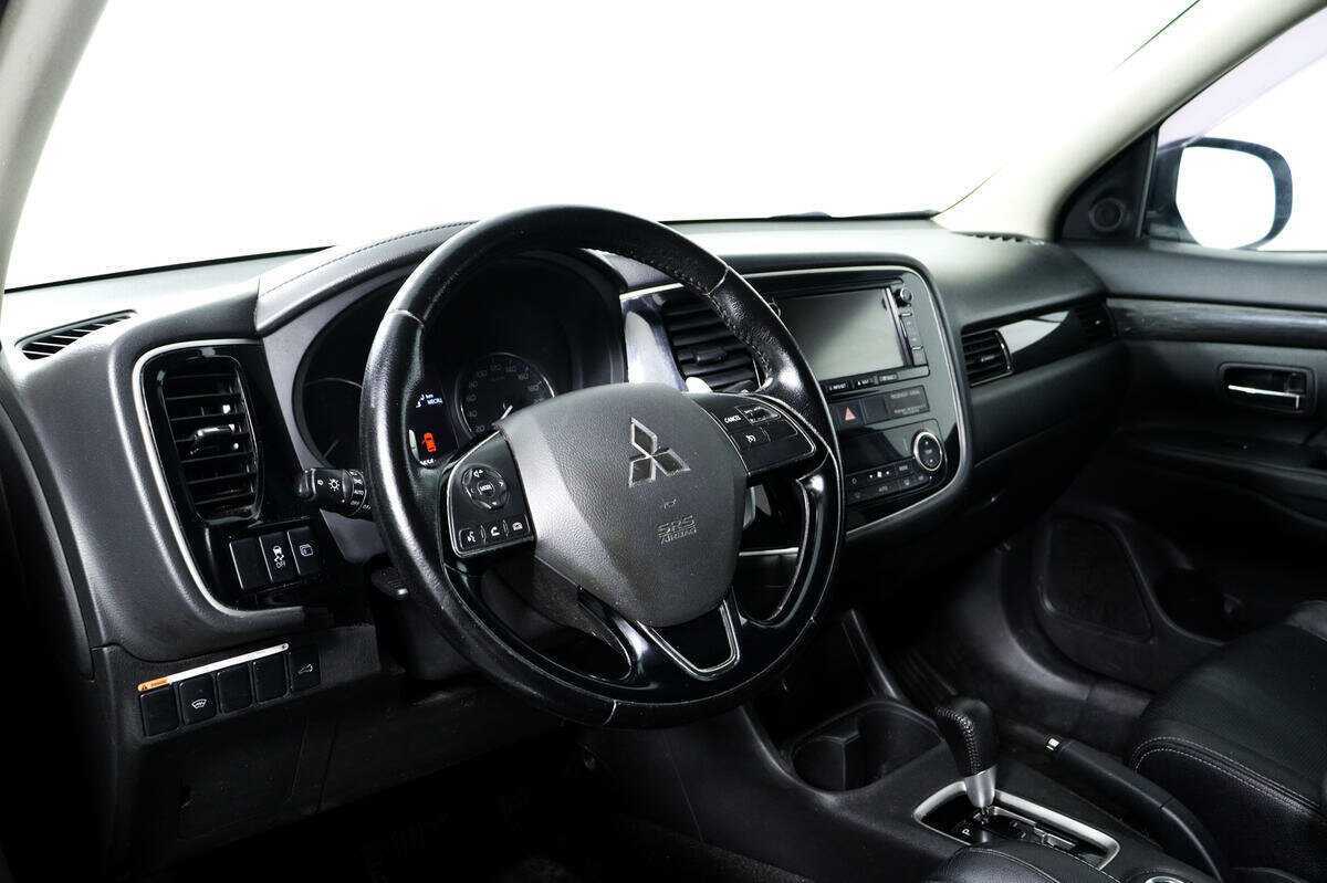 Mitsubishi Outlander 2016 года с пробегом. Фото: #12