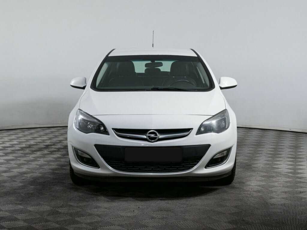 Opel Astra 2013 года с пробегом. Фото: #1