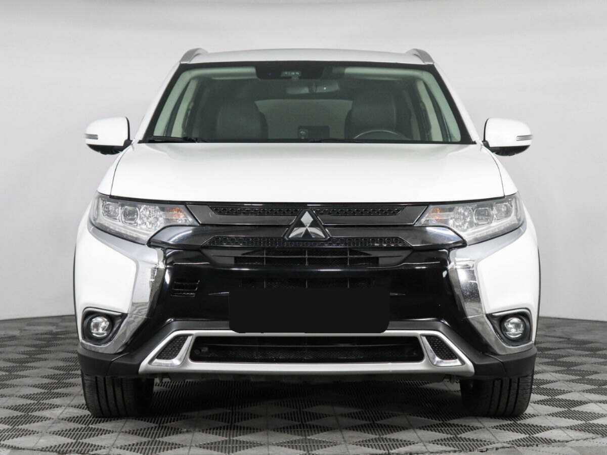 Mitsubishi Outlander 2018 года с пробегом. Фото: #1