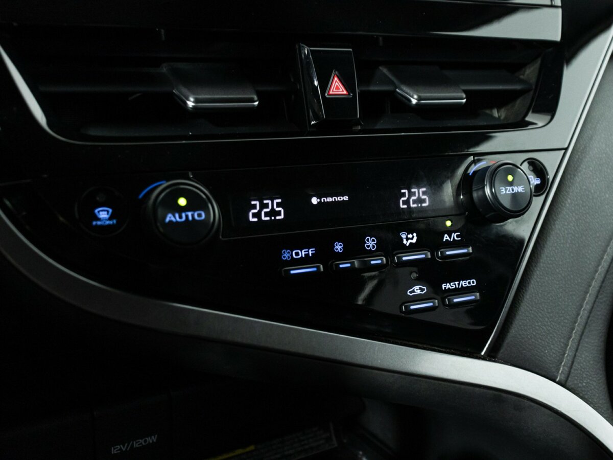 Toyota Camry 2021 года с пробегом. Фото: #20