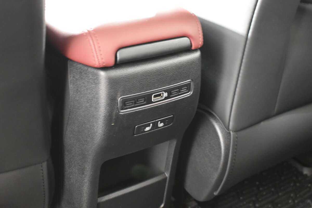 Geely Coolray 2023 года с пробегом. Фото: #9