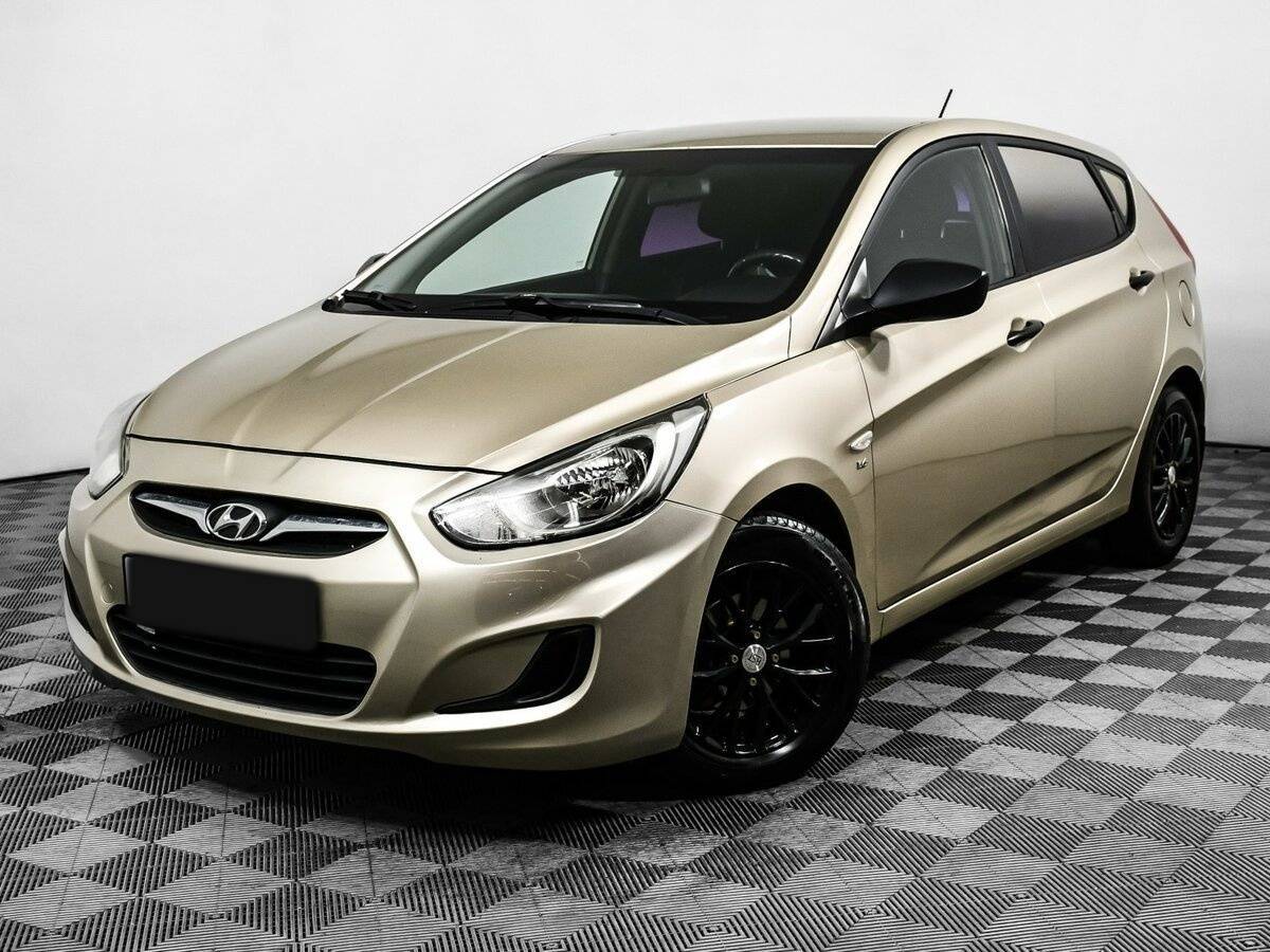 Hyundai Solaris 2012 года с пробегом. Посмотреть фото