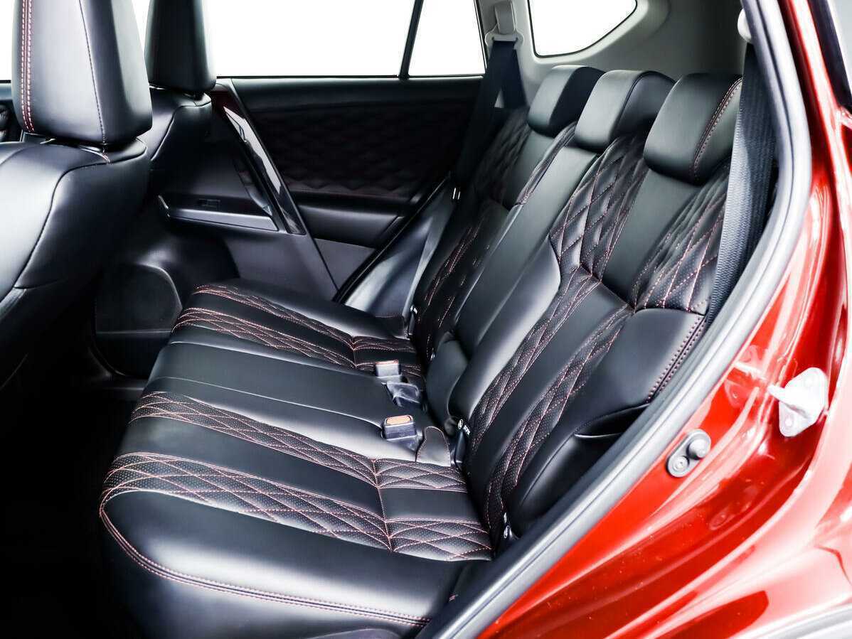 Toyota RAV4 2017 года с пробегом. Фото: #11