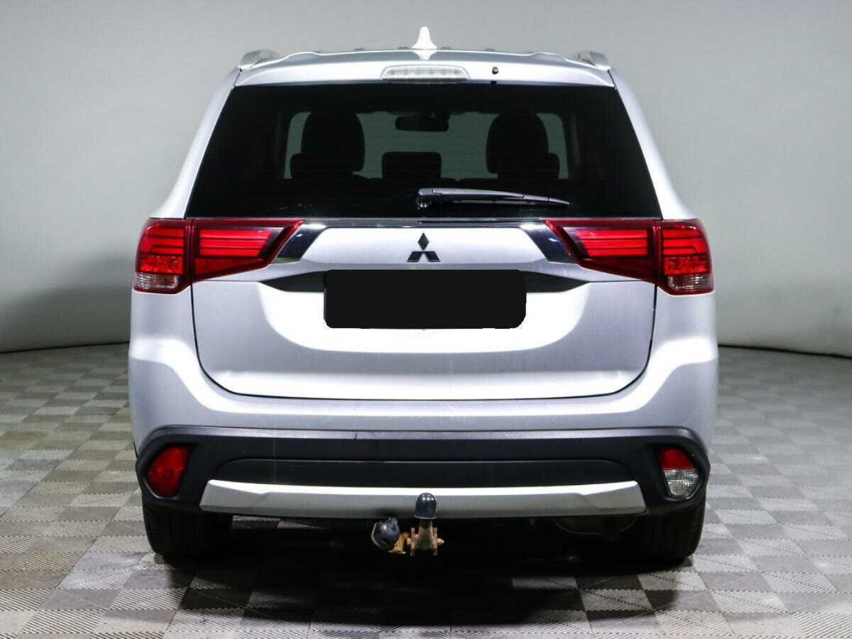 Mitsubishi Outlander 2017 года с пробегом. Фото: #4