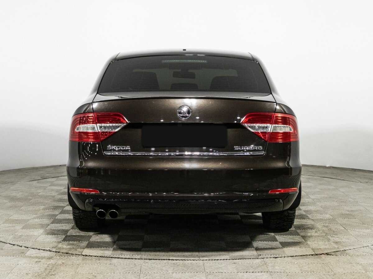 Skoda Superb 2014 года с пробегом. Фото: #5