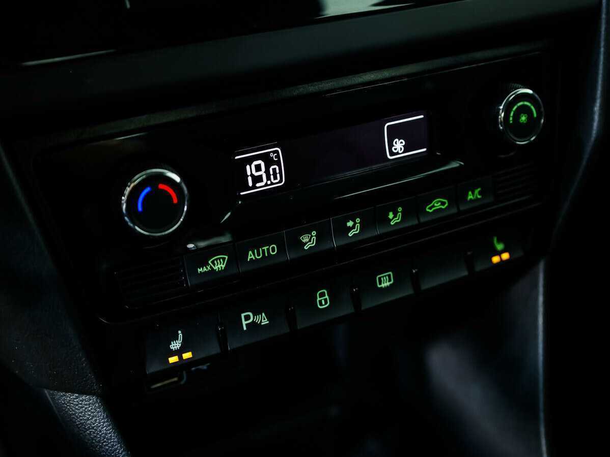 Skoda Rapid 2018 года с пробегом. Фото: #13