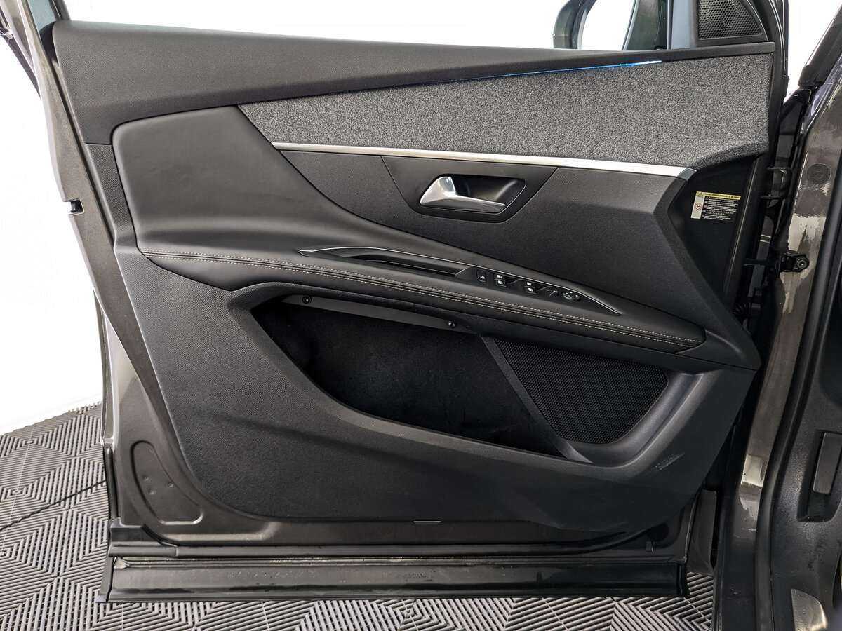 Peugeot 3008 2018 года с пробегом. Фото: #13