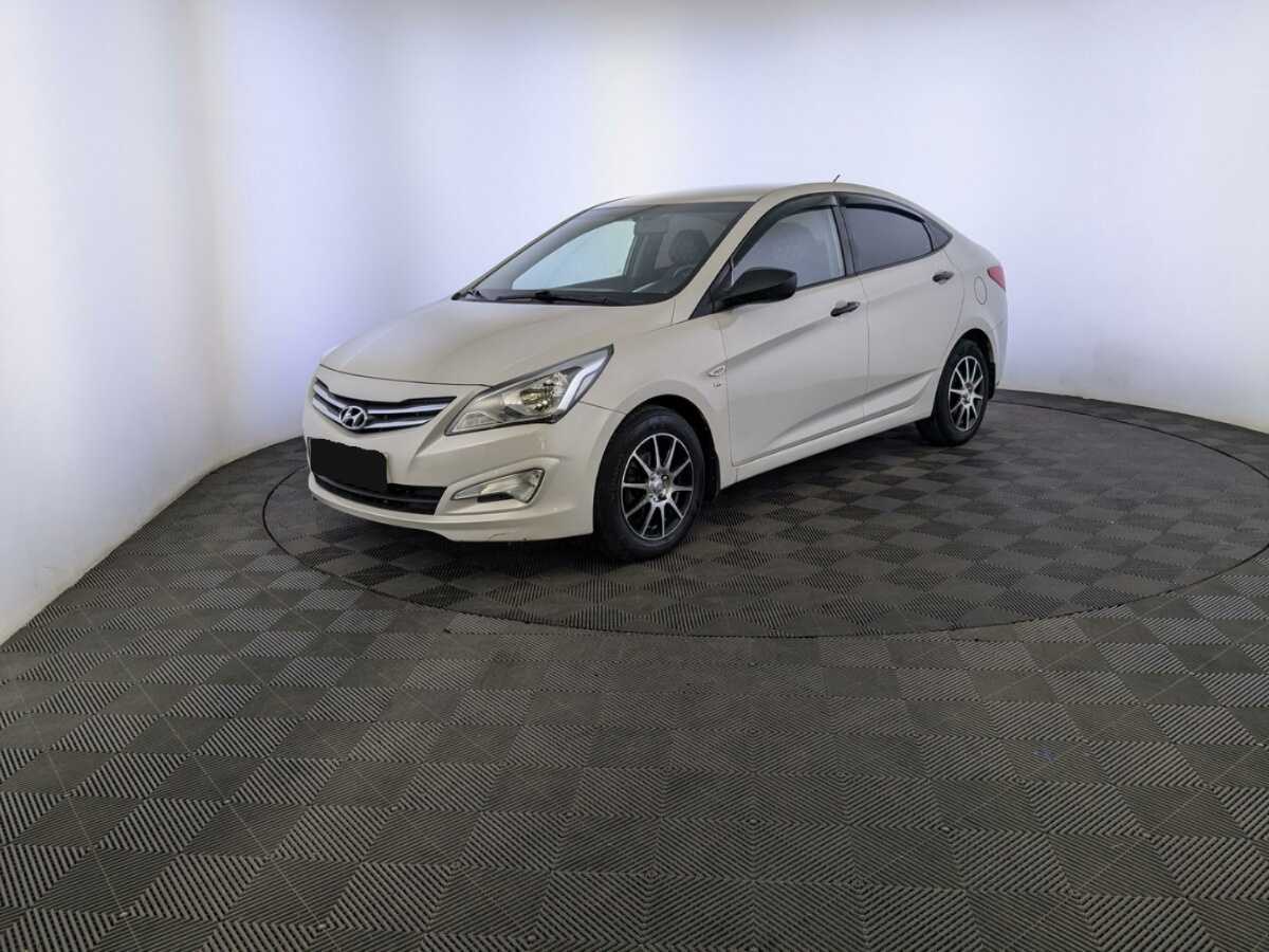 Hyundai Solaris 2015 года с пробегом. Посмотреть фото