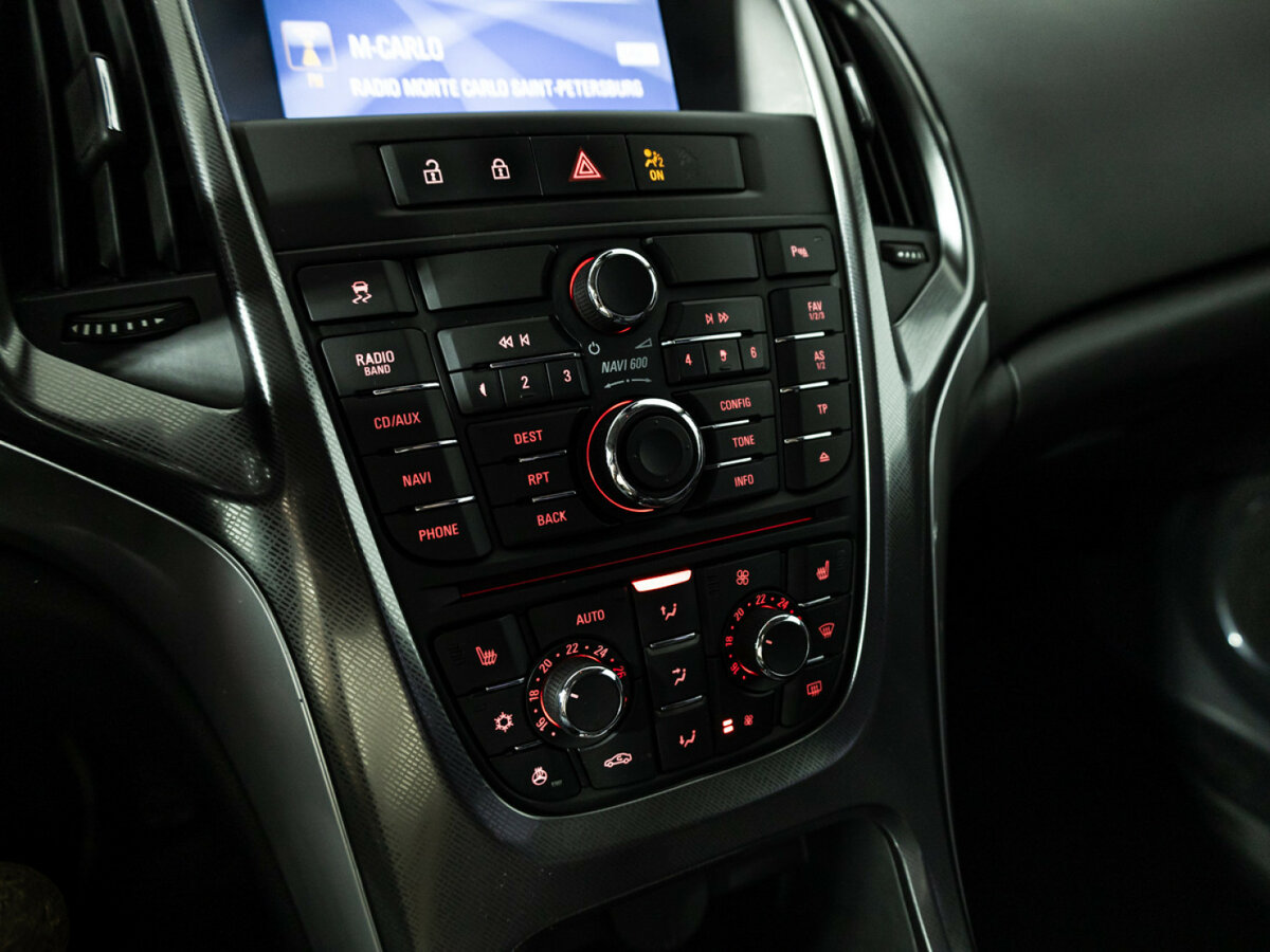 Opel Astra 2012 года с пробегом. Фото: #16