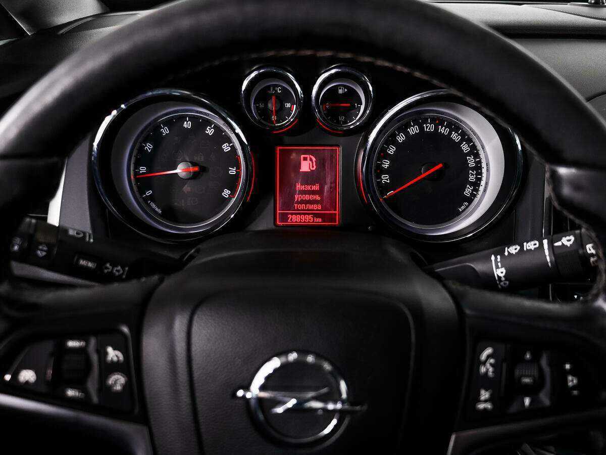 Opel Astra 2013 года с пробегом. Фото: #14