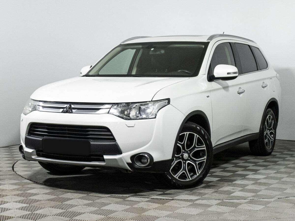 Mitsubishi Outlander 2014 года с пробегом. Посмотреть фото