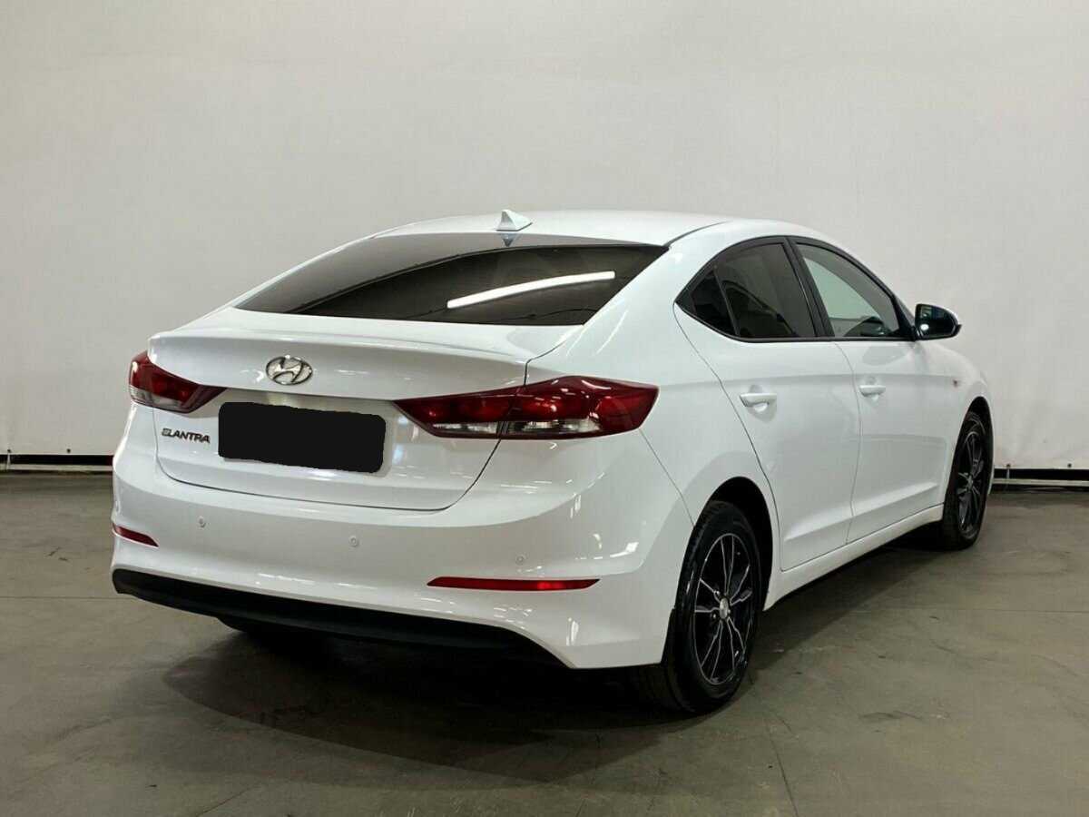 Hyundai Elantra 2017 года с пробегом. Фото: #4