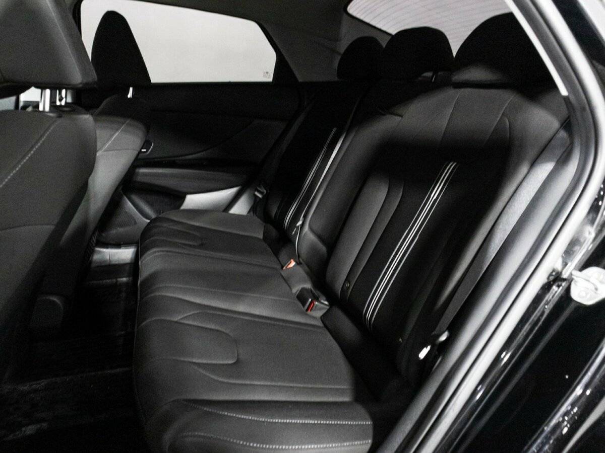 Hyundai Elantra 2021 года с пробегом. Фото: #9