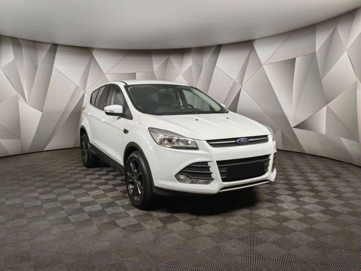 Ford Kuga 2015 года с пробегом. Фото: #2