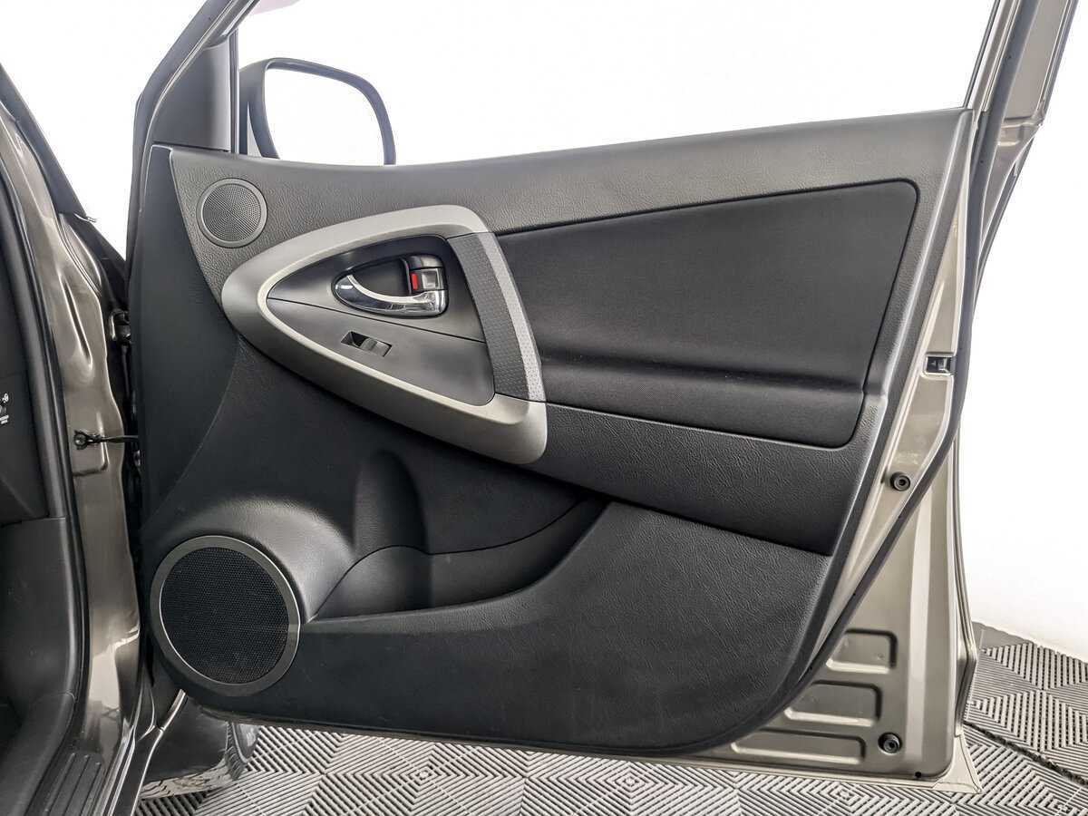 Toyota RAV4 2012 года с пробегом. Фото: #23