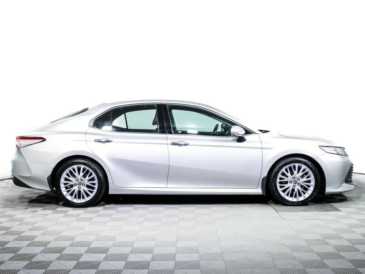 Toyota Camry 2018 года с пробегом. Фото: #3
