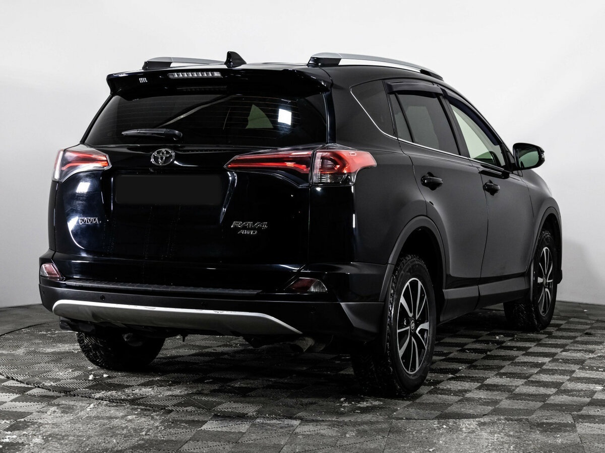 Toyota RAV4 2018 года с пробегом. Фото: #3