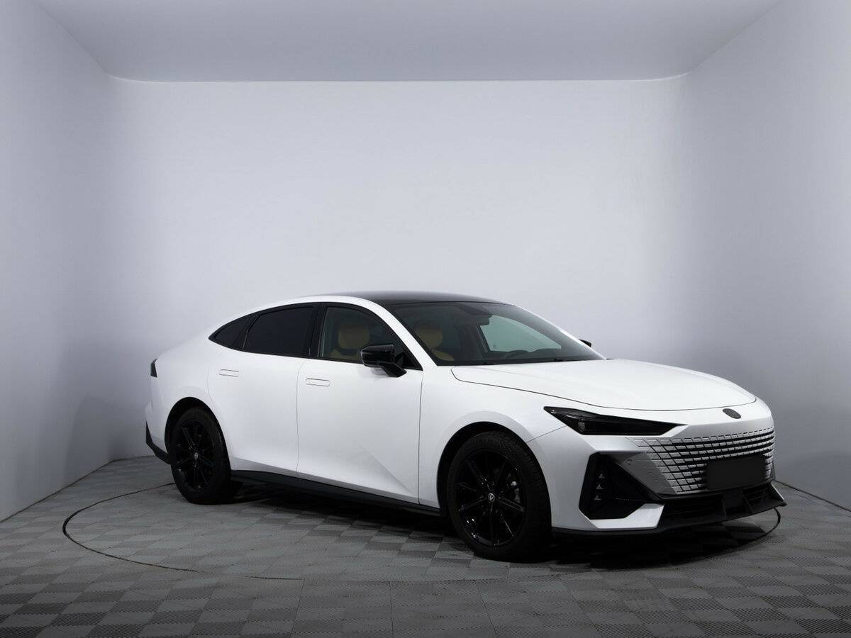 Changan UNI-V 2023 года с пробегом. Фото: #2