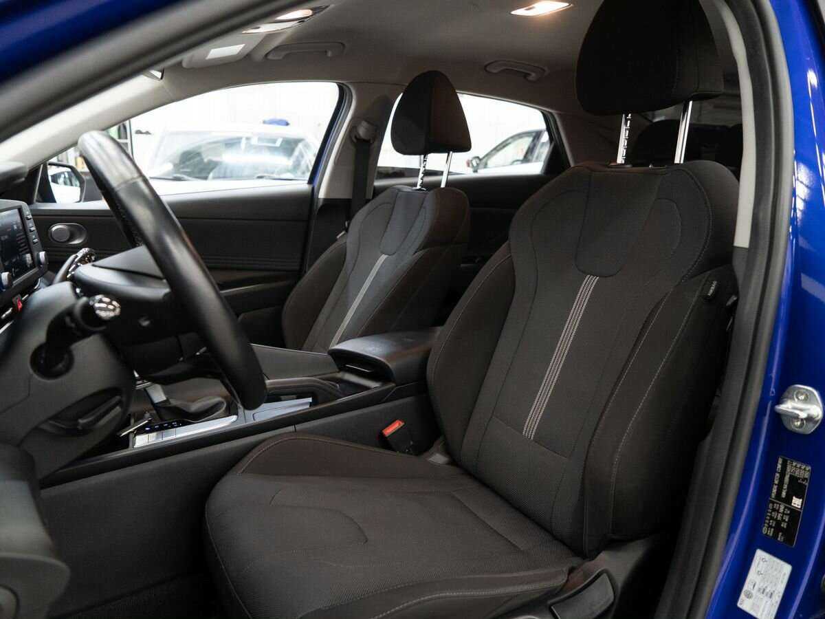 Hyundai Elantra 2021 года с пробегом. Фото: #6