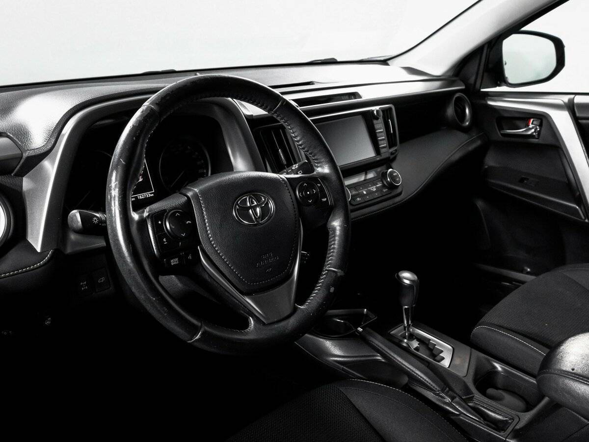 Toyota RAV4 2017 года с пробегом. Фото: #13