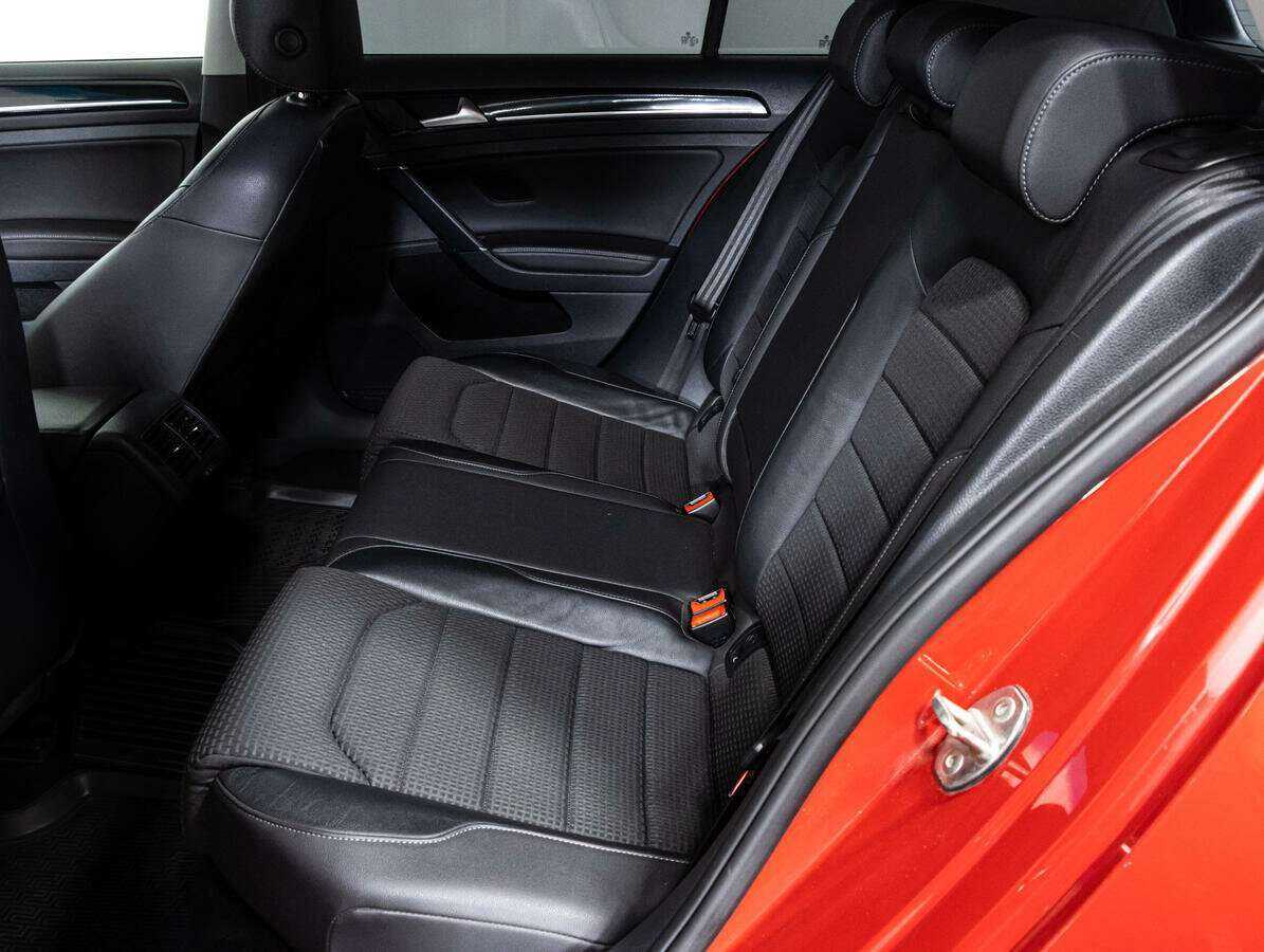 Volkswagen Golf 2013 года с пробегом. Фото: #9