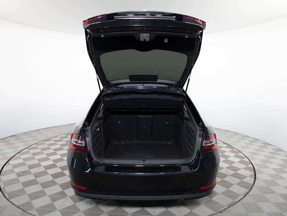 Skoda Superb 2016 года с пробегом. Фото: #16
