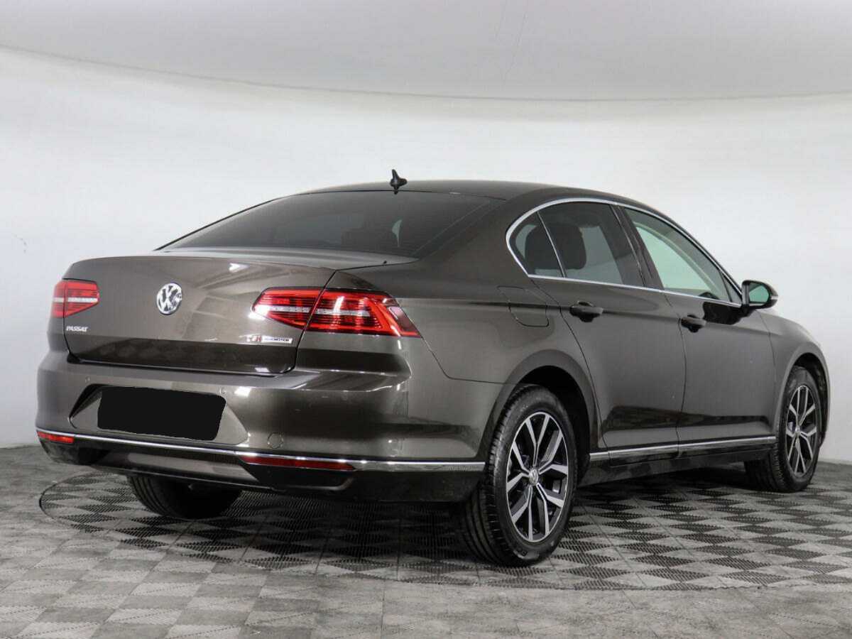 Volkswagen Passat 2015 года с пробегом. Фото: #4