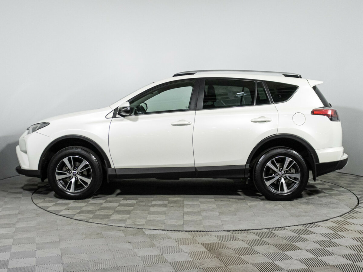 Toyota RAV4 2017 года с пробегом. Фото: #7